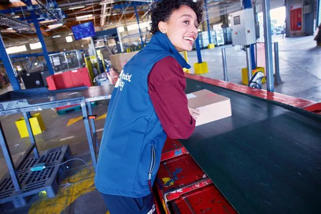 image colis Shoppingfeed x Mondial Relay 